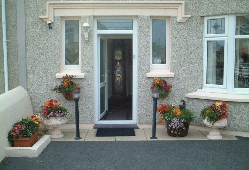 تختخواب و صبحانه Crossroads