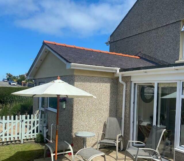 تختخواب و صبحانه Crossroads