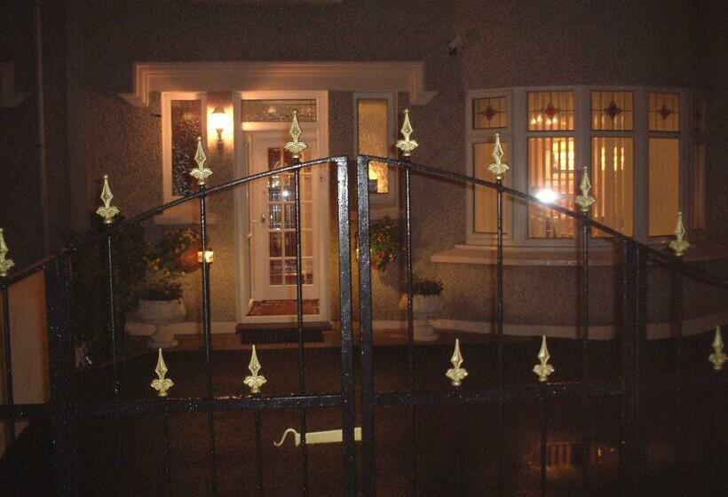 تختخواب و صبحانه Crossroads