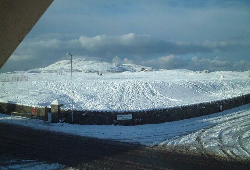 تختخواب و صبحانه Crossroads