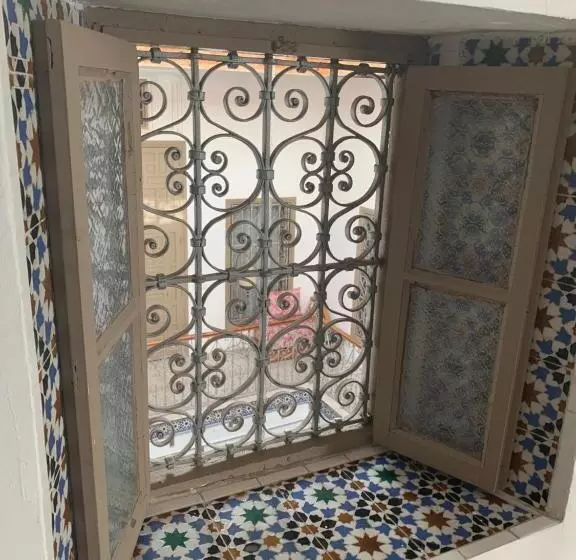 تختخواب و صبحانه Riad Aziman