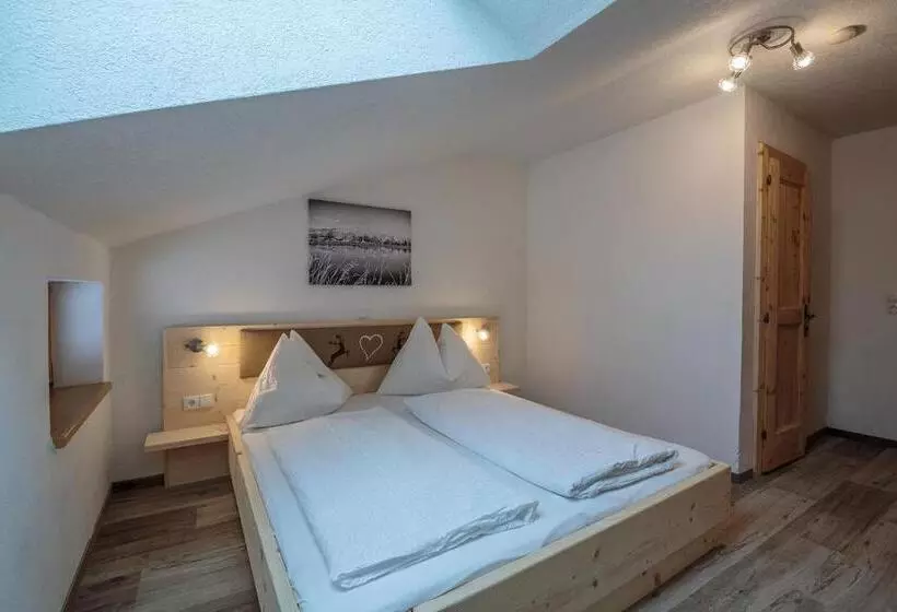 ホテル Appartements Grünholz