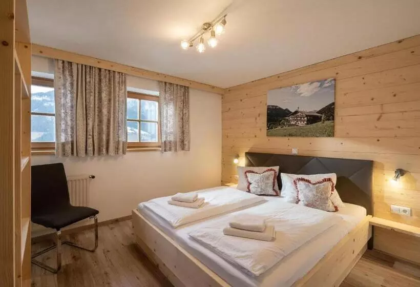 ホテル Appartements Grünholz