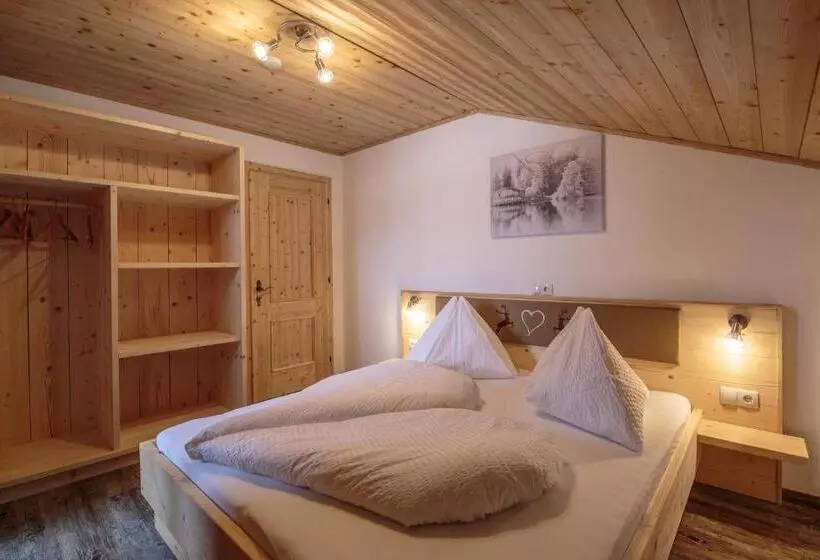 ホテル Appartements Grünholz