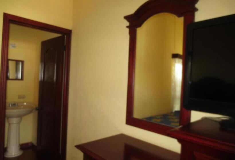 هتل Campo Real Plus Tamasopo