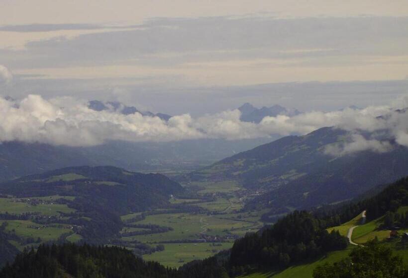 Отель Kirchenbichlerhof