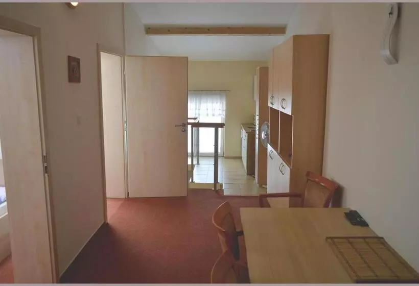 پانسیون Apartmány Tiva
