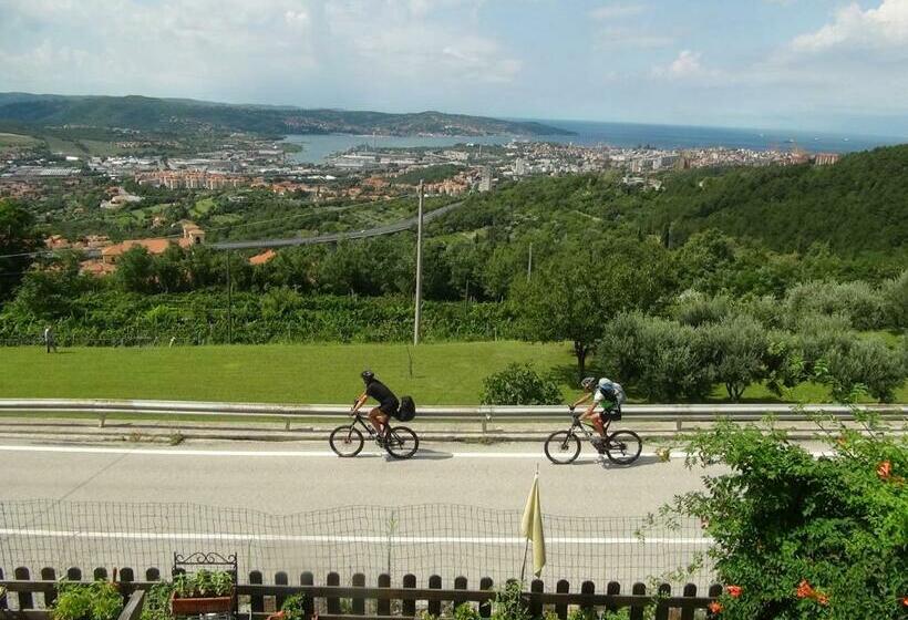 مبيت وإفطار Bellavista Trieste