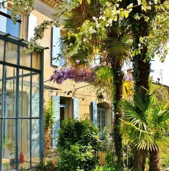 ペンション Maison Saint James