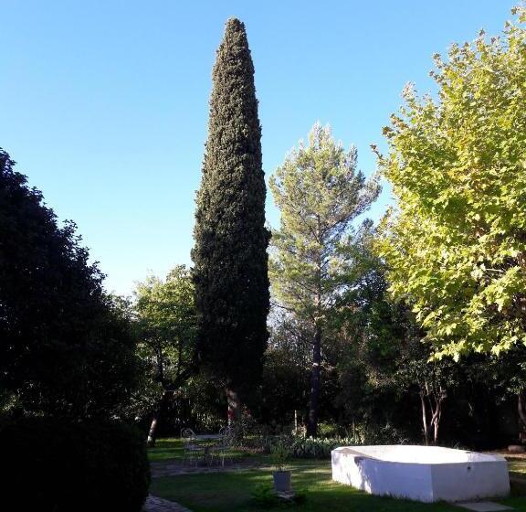 פנסיון Maison Saint James