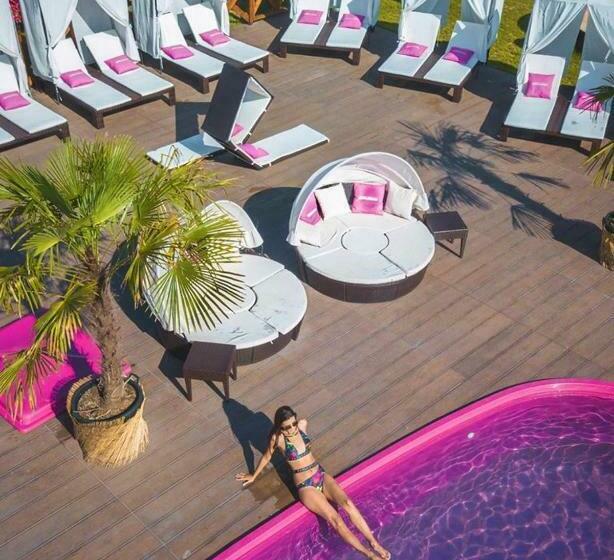 リゾートホテル The Wind Mills Hydropark