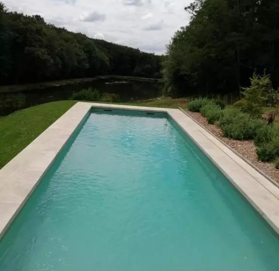 Aamiaismajoitus (B&B) Domaine Du Ris De Feu