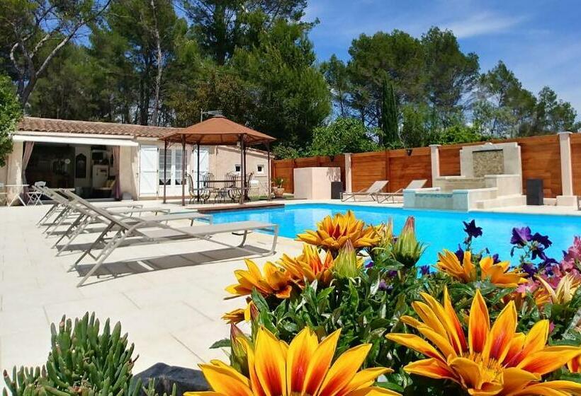 Chez Isabelle Et Guy B&b