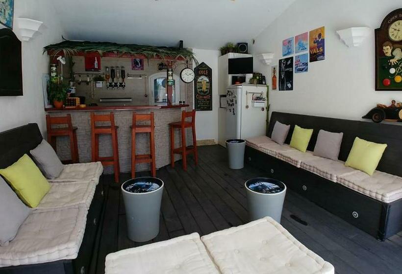 Chez Isabelle Et Guy B&b