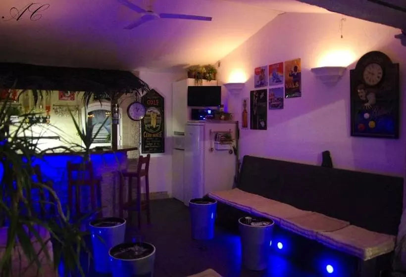 Chez Isabelle Et Guy B&b