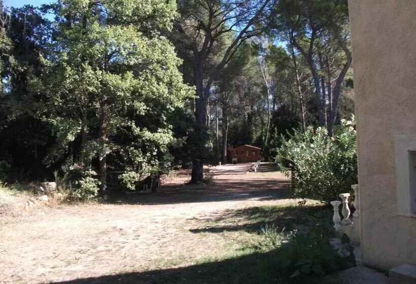 Chez Isabelle Et Guy B&b