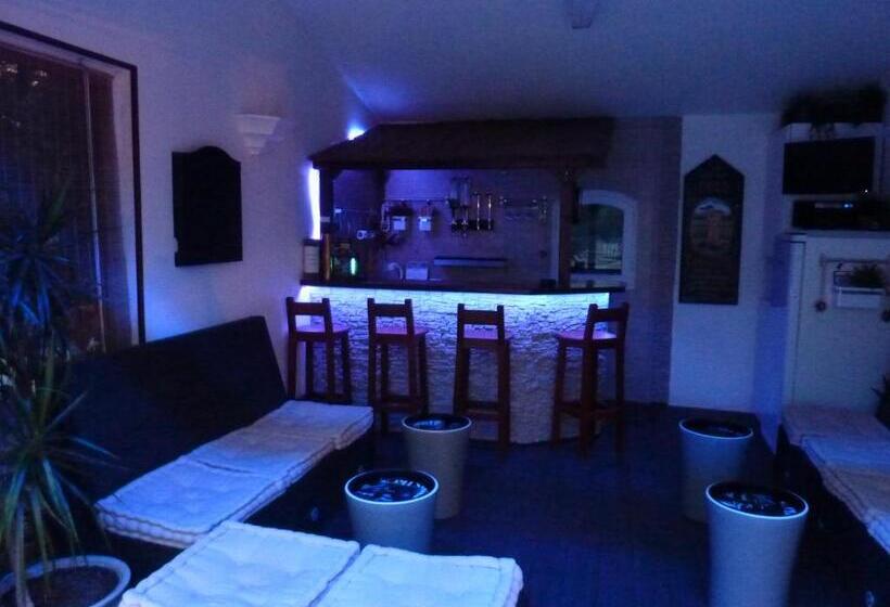 Chez Isabelle Et Guy B&b