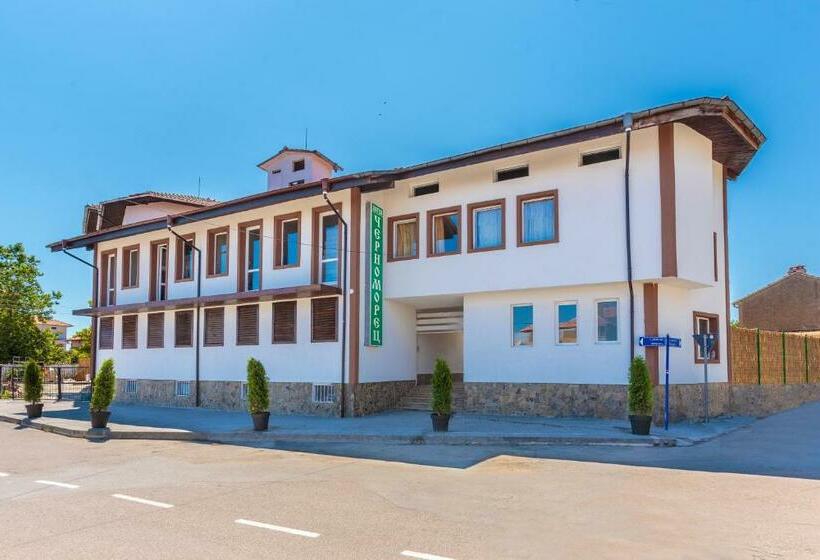 ホテル Chernomorets