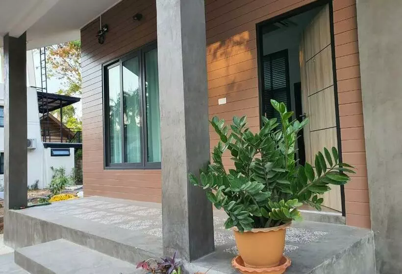 ペンション Chaisuk Bungalow