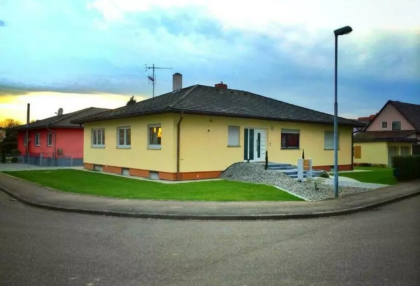 Majatalo Gästehaus Jeurissen Ca 5 Autominuten Von Europa Park Rust Oder Rulantica