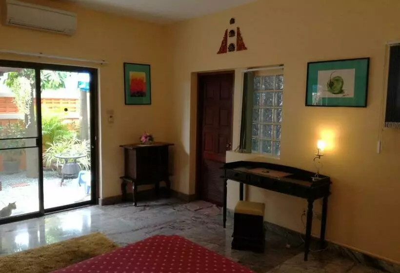 Majatalo Lonops Gay Paradise