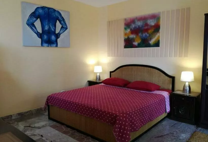 Majatalo Lonops Gay Paradise