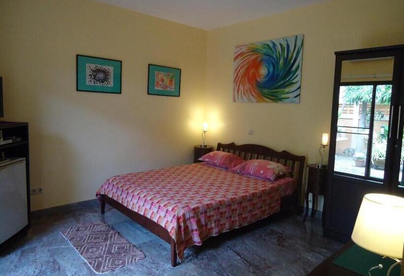 פנסיון Lonops Gay Paradise