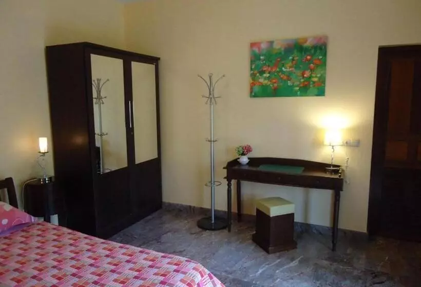 Majatalo Lonops Gay Paradise