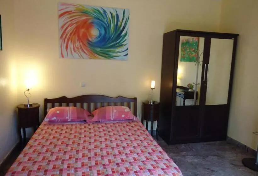 Majatalo Lonops Gay Paradise