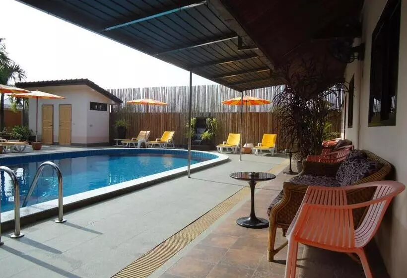 Majatalo Lonops Gay Paradise