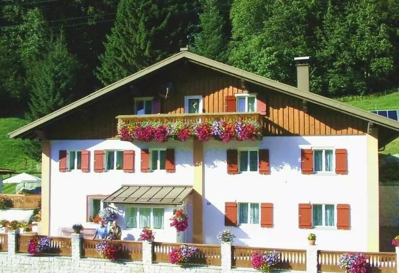 Aamiaismajoitus (B&B) Haus Jochum