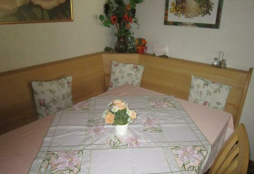 مبيت وإفطار Haus Jochum