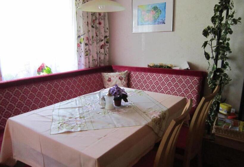 مبيت وإفطار Haus Jochum