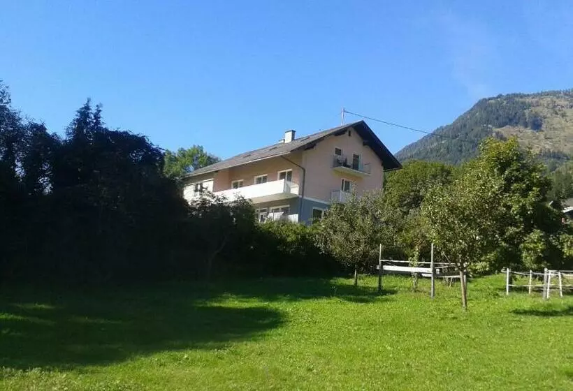 Aamiaismajoitus (B&B) Haus Kolbnitz