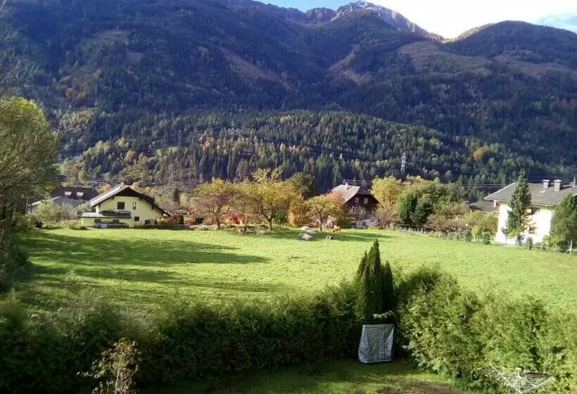 Aamiaismajoitus (B&B) Haus Kolbnitz