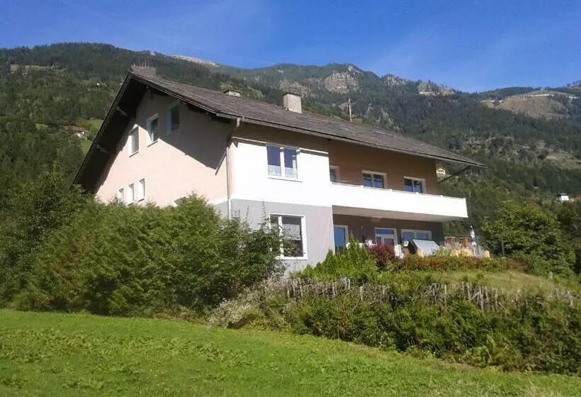 Aamiaismajoitus (B&B) Haus Kolbnitz