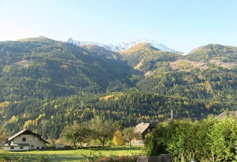 Aamiaismajoitus (B&B) Haus Kolbnitz