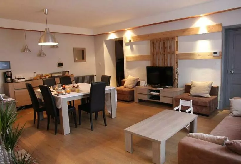 Aamiaismajoitus (B&B) La Grange Des Griottiers