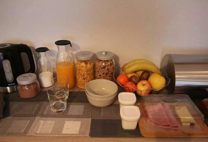 Aamiaismajoitus (B&B) La Grange Des Griottiers