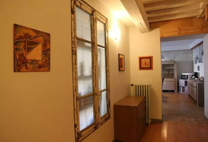 Aamiaismajoitus (B&B) La Grange Des Griottiers