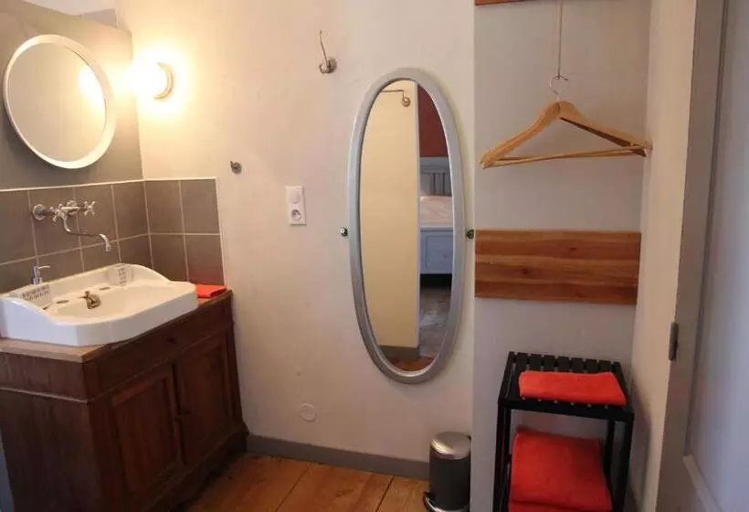 Aamiaismajoitus (B&B) La Grange Des Griottiers