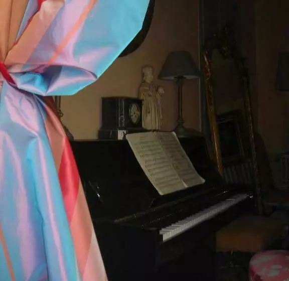 ベッドアンドブレックファースト La Marronniere