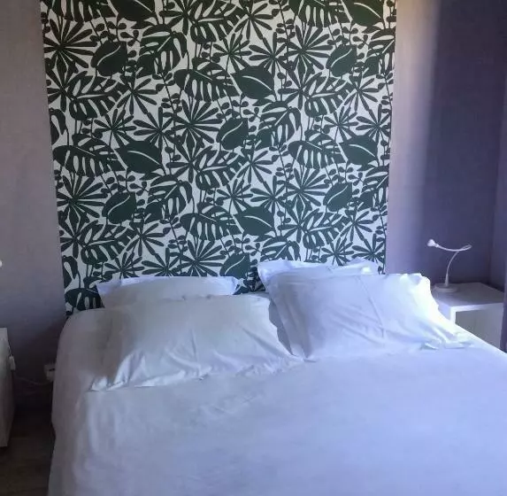 تختخواب و صبحانه Les Cabanes De Do
