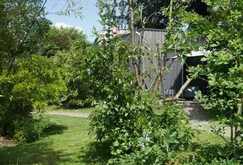 تختخواب و صبحانه Les Cabanes De Do