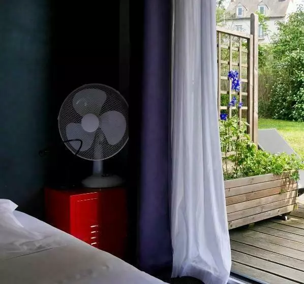 تختخواب و صبحانه Les Cabanes De Do