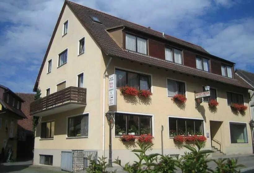 Hotelli Gasthofmetzgerei Rotes Ross