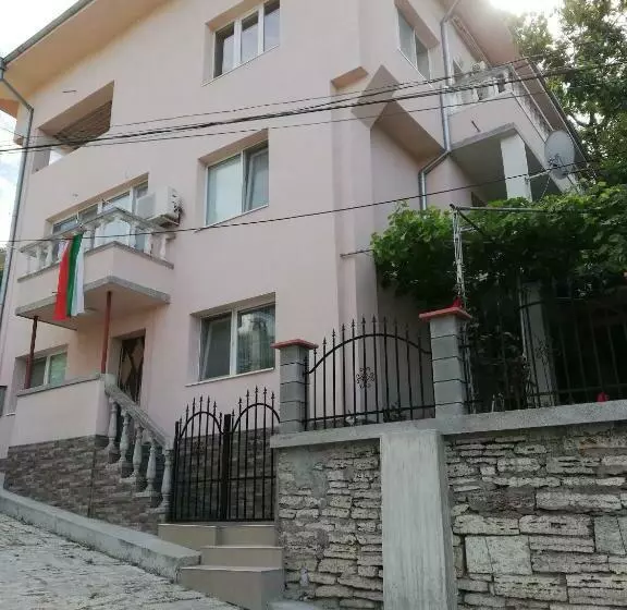 پانسیون Guest House Emi