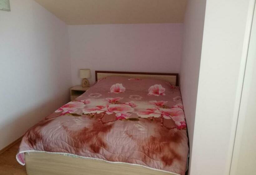 پانسیون Guest House Emi