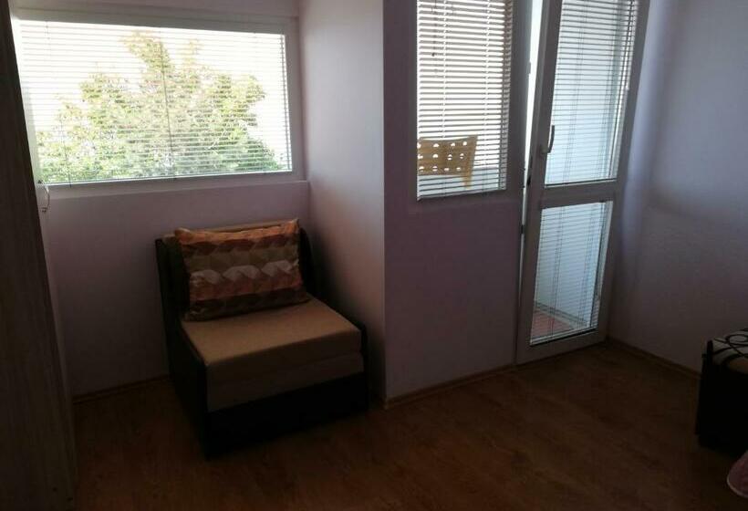 پانسیون Guest House Emi