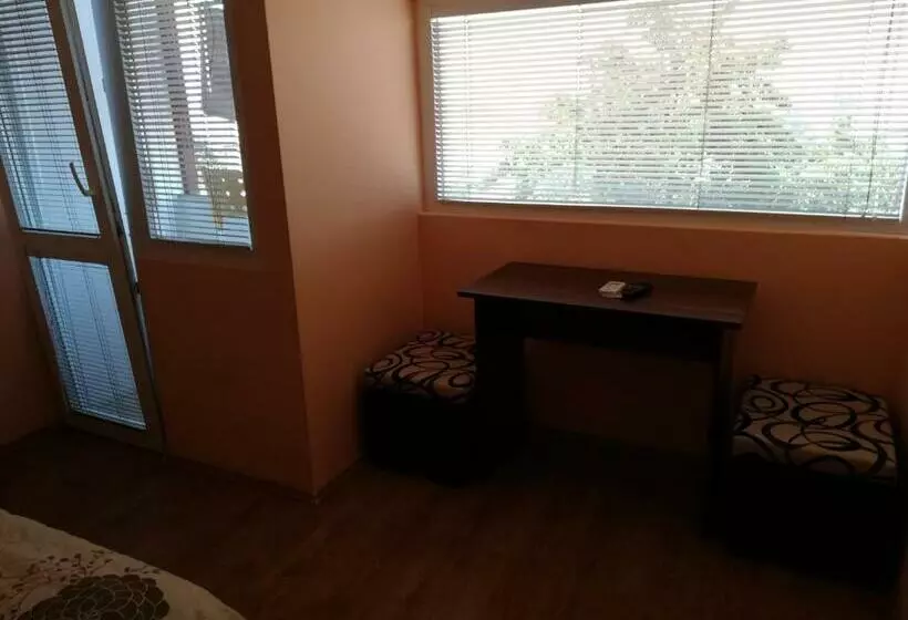 پانسیون Guest House Emi